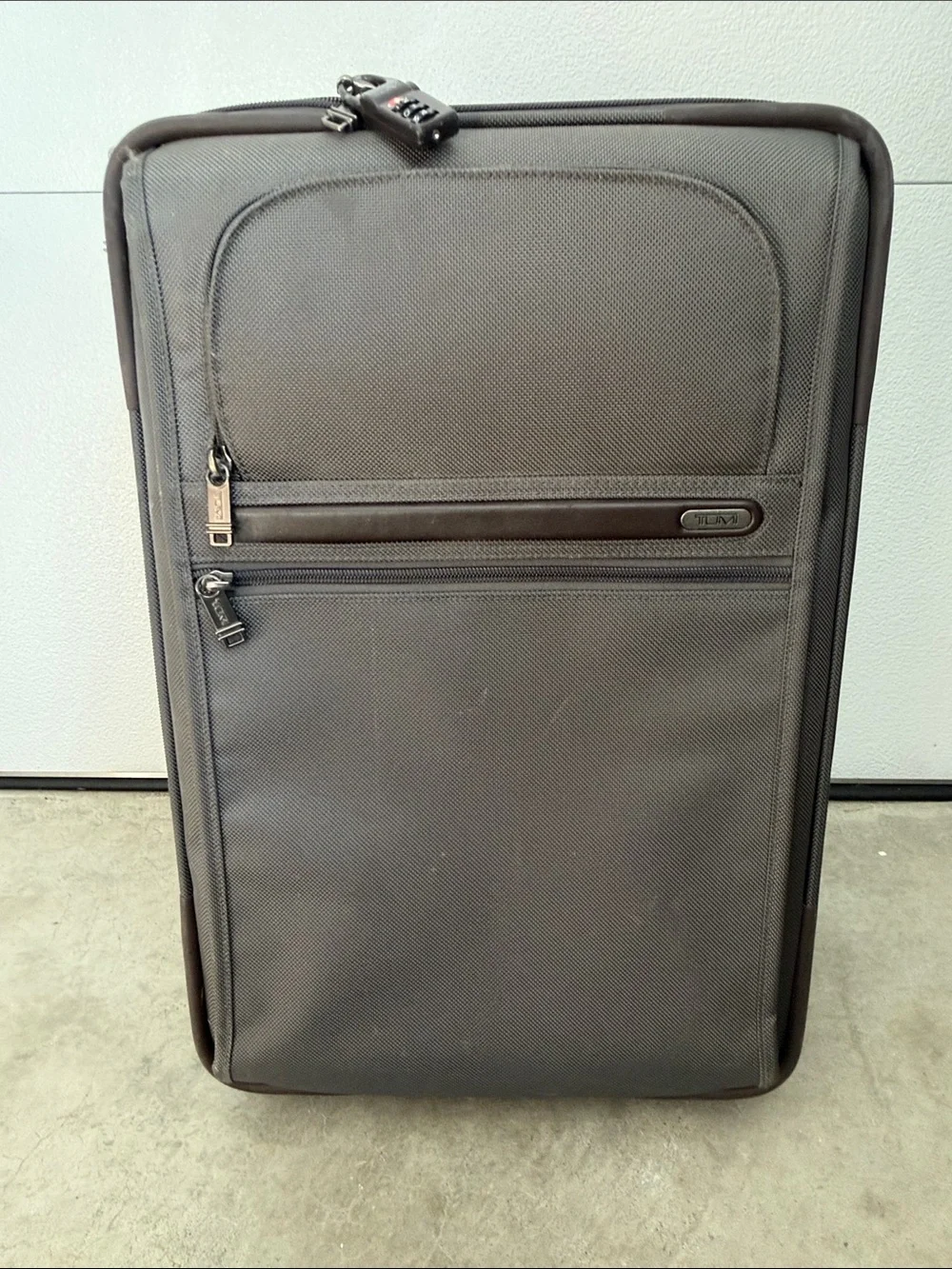 TUMI Alpha 2 Carry-On Luggage Tumi Alpha 22020 Expandable Luggage 22020GY4